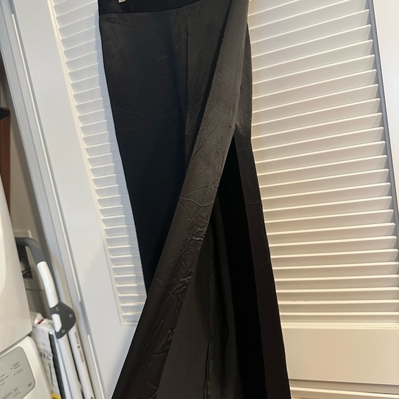 Express Satiny High Waisted Pants. - Picture 3 of 6